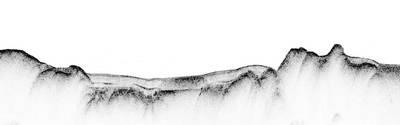 Kongsberg TOPAS 40 data example from the MMT survey, showing outcropping bedrock covered in parts by layered clay. The clay occasionally contains gas filled sediments. (Photo credit: MMT)