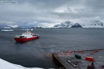 Last call of the JCR at Rothera (Photo: Alex Wallace / BAS)