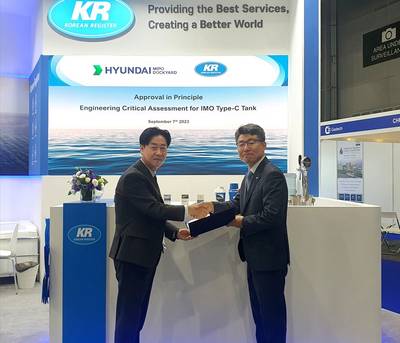 Left to right: Kim Chanil, Vice President of HMD's Basic Design Division with Kim Yeontae, Executive Vice President of KR technical division. (Photo: KR)