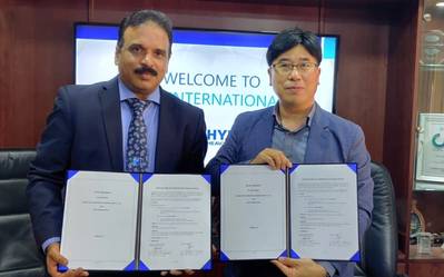 Left to right: Pilakkal Thamban, General Manager – NICO International, and Jin Soo, Ha – Senior Vice President of Hyundai Heavy Industries Turbomachinery Co. Ltd. (Phoro: NICO International)