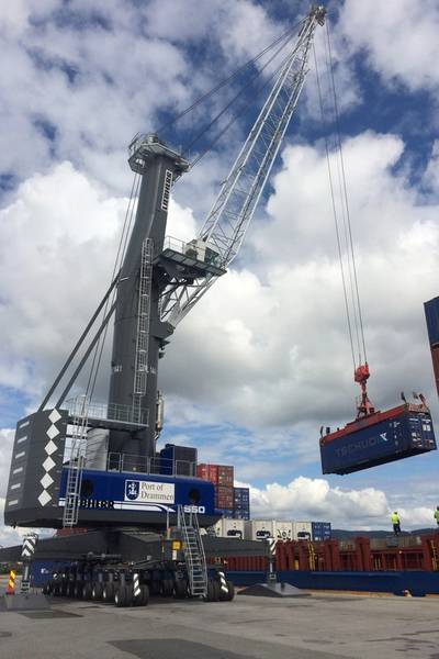Liebherr LHM 550 allows for highly efficient container handling in Port of Drammen.