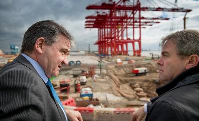 L-R: Gary Hodgson, Chief Operating Officer, Peel Ports with Shipping Minister Robert Goodwill MP at Liverpool2 (Photo: Peel Ports)