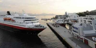 MS Nordlys Docking: Photo courtesy of Hurtigruten