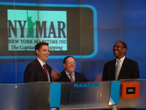 New York Maritime Inc. president Peter Shaerf (center).