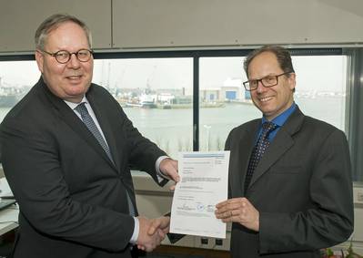 On the left René ten Brinke, Director Global Services, Imtech Marine and on the right Paul Kuin, Principal Auditor from DNV GL. (Photo: Imtech Marine)