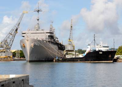 (Photo: Corey Hensley / U.S. Navy)