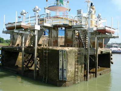 Photo: Golden Boat Lifts