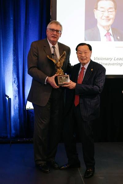 ABS presented a Lifetime Achievement Award to Dr. James S. C. Chao, Founder and Chairman of the Foremost Group. Credit: ABS