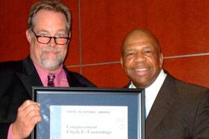 ASA President John A. Witte, Jr. (left) presents the American Salvage Association’s Rapid Response Award to Rep. Elijah Cummings, Chairman of the House Coast Guard and Maritime Transportation Subcommittee, on October 6, 2009. (Photo courtesy the American Salvage Association)