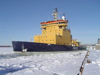 Arctic Icebreaker: Photo credit Marcusroos Free GNU License