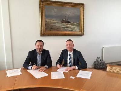 From left to right:  Sanmar Commercial Director, Rüchan Çıvgın with Svitzer Europe Managing Director, Kasper Friis Nilaus (Photo: Sanmar)