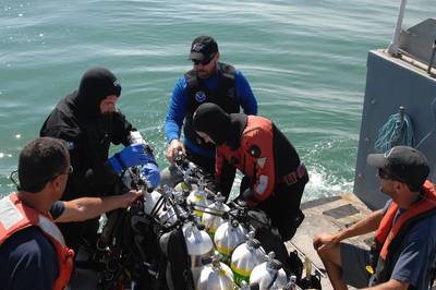 Robert J. Walker wreck investigations: Photo courtesy of NOAA