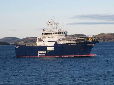 Sealink enables Simon Møkster Shipping to use Lync across its fleet.