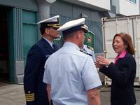 Senator Cantwell meeting with U.S. Coast Guard personnel on Washington waterfront (photo: Senator Cantwell's WEB site)