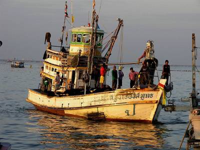 Thai Deepsea Fishing Boat: Photo credit CCL attributed to 'SeaDave'