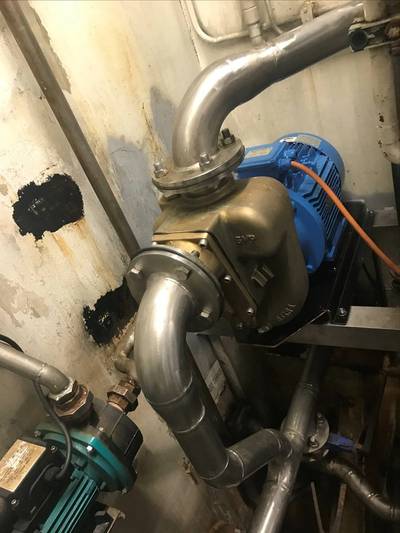 The Aussie GMP B3XR-A bronze pump was a snug fit after the old cast iron Stalker was “deep sixed”. Photo courtesy Aussie Pumps