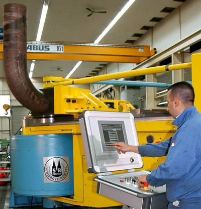 The CNC 320 HD tube bending machine allows extremely small bending radii (1.5 x tube diameter) – even for large tubes and pipes with very thin walls and diameters up to 323.9 millimeters.
