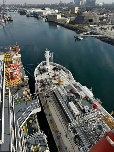 The Garibaldi performs LNG STS operations in the Port of Long Beach, CA. (c) Seaspan