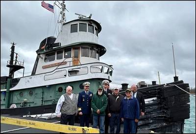 The tugboat Robinson Bay (c) US DOT