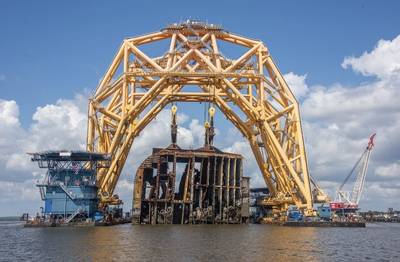 The VB-10000 hoists the final section of the Golden Ray wreck out of St. Simons Sound. (Photo: St. Simons Sound Incident Response).