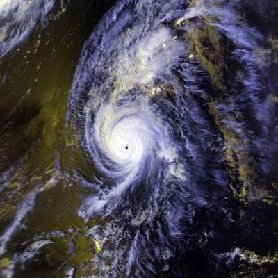 Typhoon Iniki (Photo: NOAA)