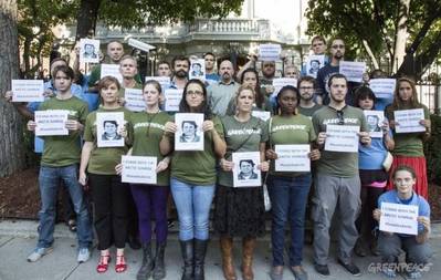 US Greenpeace supporters protest at Russian Embassy: Photo credit Greenpeace