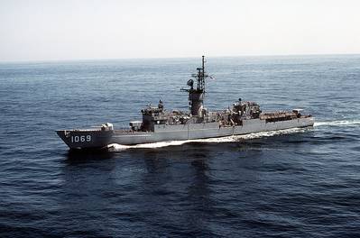 USS Bagley (DE-1069). Credit: PH1 S. Smith. 