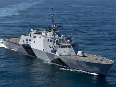 USS Freedom (LCS 1) (Photo: James R. Evans / U.S. Navy)