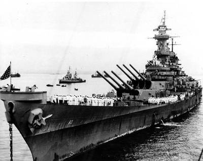 USS Missouri (BB-63) anchored in Tokyo Bay, Japan, 2 September 1945, the day that Japanese surrender ceremonies were held on her deck. (Photograph from the Army Signal Corps Collection in the U.S. National Archives)