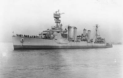 USS Omaha (CL-4). Official U.S. Navy Photograph, from the collections of the Naval Historical Center.