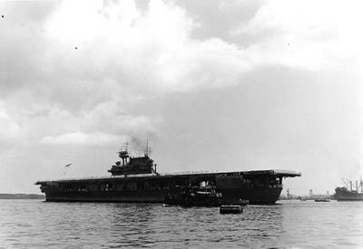 USS Yorktown (Official U.S. Navy Photograph, now in the collections of the U.S. National Archives.)