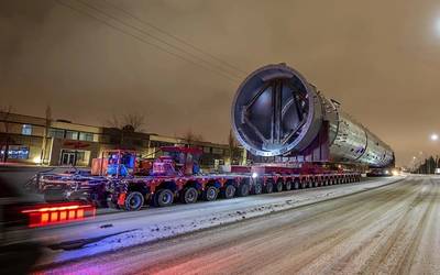Splitter vessel leaving Darco. Photo: Mammoet