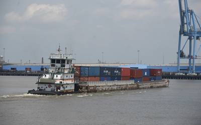 The Baton Rouge-NOLA container on barge service / (CREDIT: Port of New Orleans)