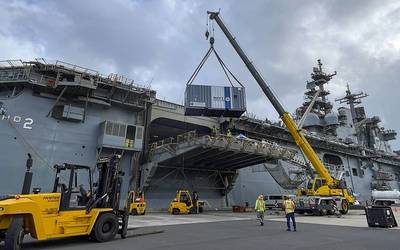Wasp-class amphibious assault ship USS Essex (LHD 2) onloads a 3D printer during Rim of the Pacific (RIMPAC) 2022, July 8, 2022.  
U.S. Navy photo by Chief Mass Communication Specialist Ace Rheaume