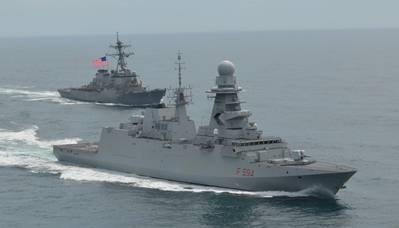 ITS Alpino получает эскорт в Норфолке из USS Gonzales. Фото: Fincantieri Marinette Marine
