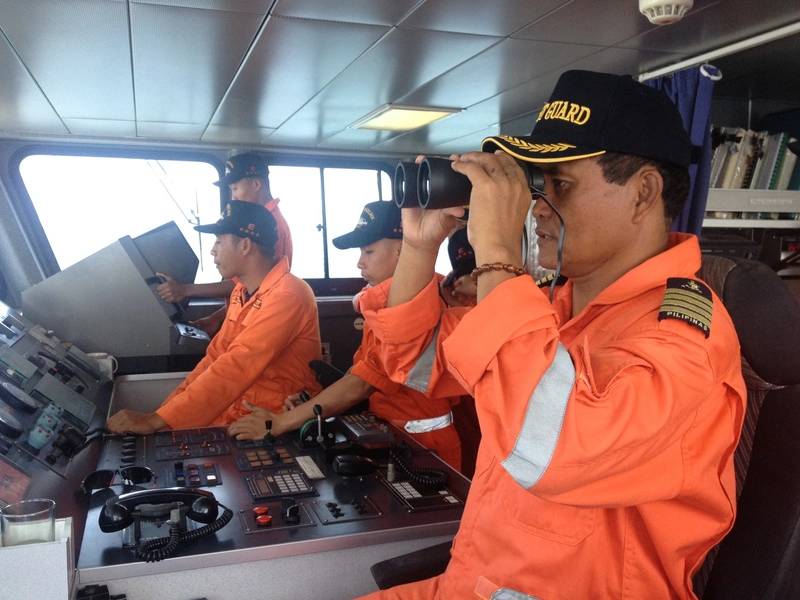 philippine-coast-guard-search-for-10-missing-fishermen