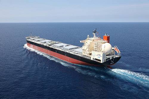 LNG燃料石炭運搬船が運航開始