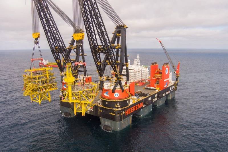 PHOTO: Heerema's Sleipnir Installs First Tyra Topsides