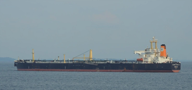 油轮在马来西亚附近起火后三名船员失踪-Marine Link
