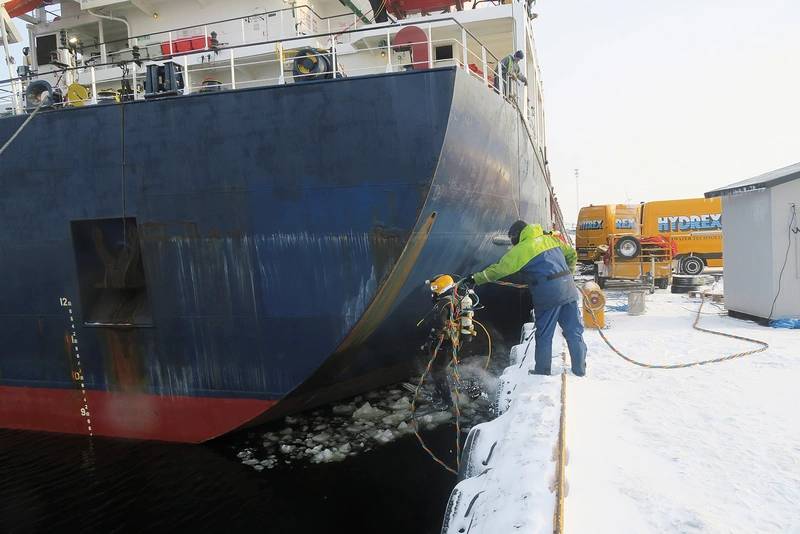 Underwater Propeller Repairs In Winter Conditions In