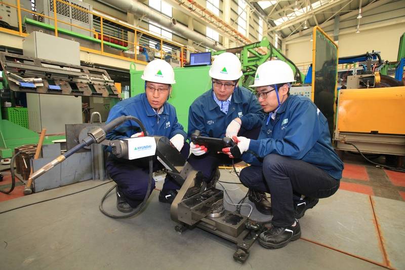 Hyundai Heavy Develops Mini Welding Robot For