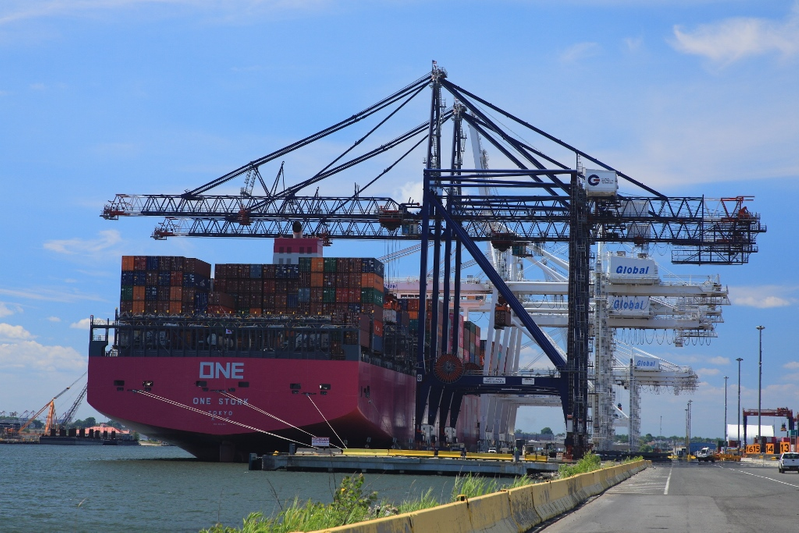 one-delivers-14-000-teu-containership
