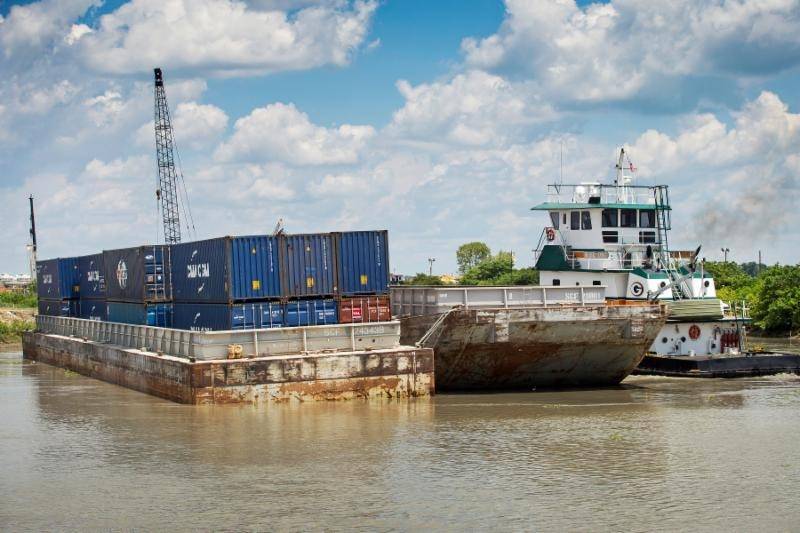 Container-On-Barge Returns To Baton Rouge