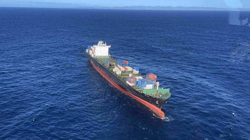 Containership Towed To New Zealand After Mayday Call