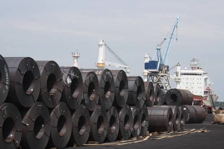 A ship unloads steel coils at the Port of Toledo (Photo: Toledo-Lucas County Port Authority)