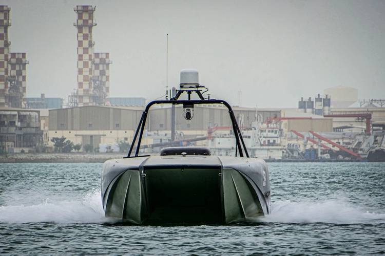 A T38 Devil Ray unmanned surface vessel operates during a demonstration off the coast of Bahrain, April 29, 2022. (Photo: David Resnick
/ U.S. Army)