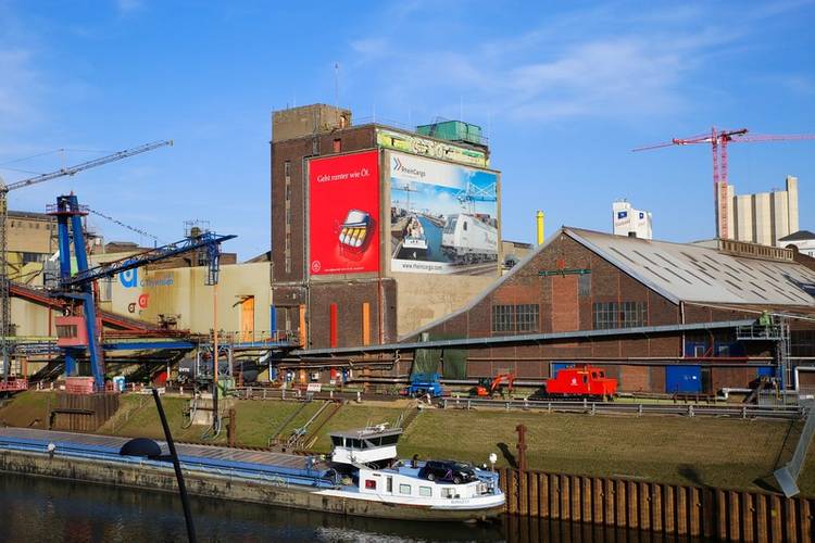 “As a six-year-old, I found the the Rhine barges with cars were so much cooler than Rhine barges without cars” writes the author.
Copyright Ralf/AdobeStock