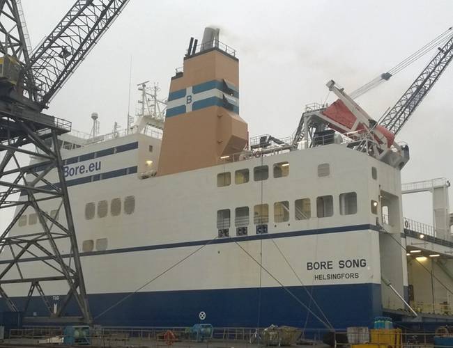 Bore Song left Fayard dry docks with open loop in operation. (Photo: DeltaLangh)