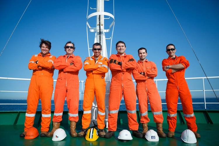 Calesurvey crew on board Kommandor Calum