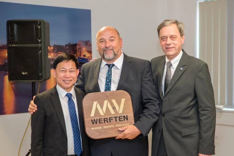 Colin Au, Chief Executive Genting Hong Kong; Economics Minister Harry Glawe; and Managing Director MV WERFTEN Jarmo Laakso (Photo: MV WERFTEN)